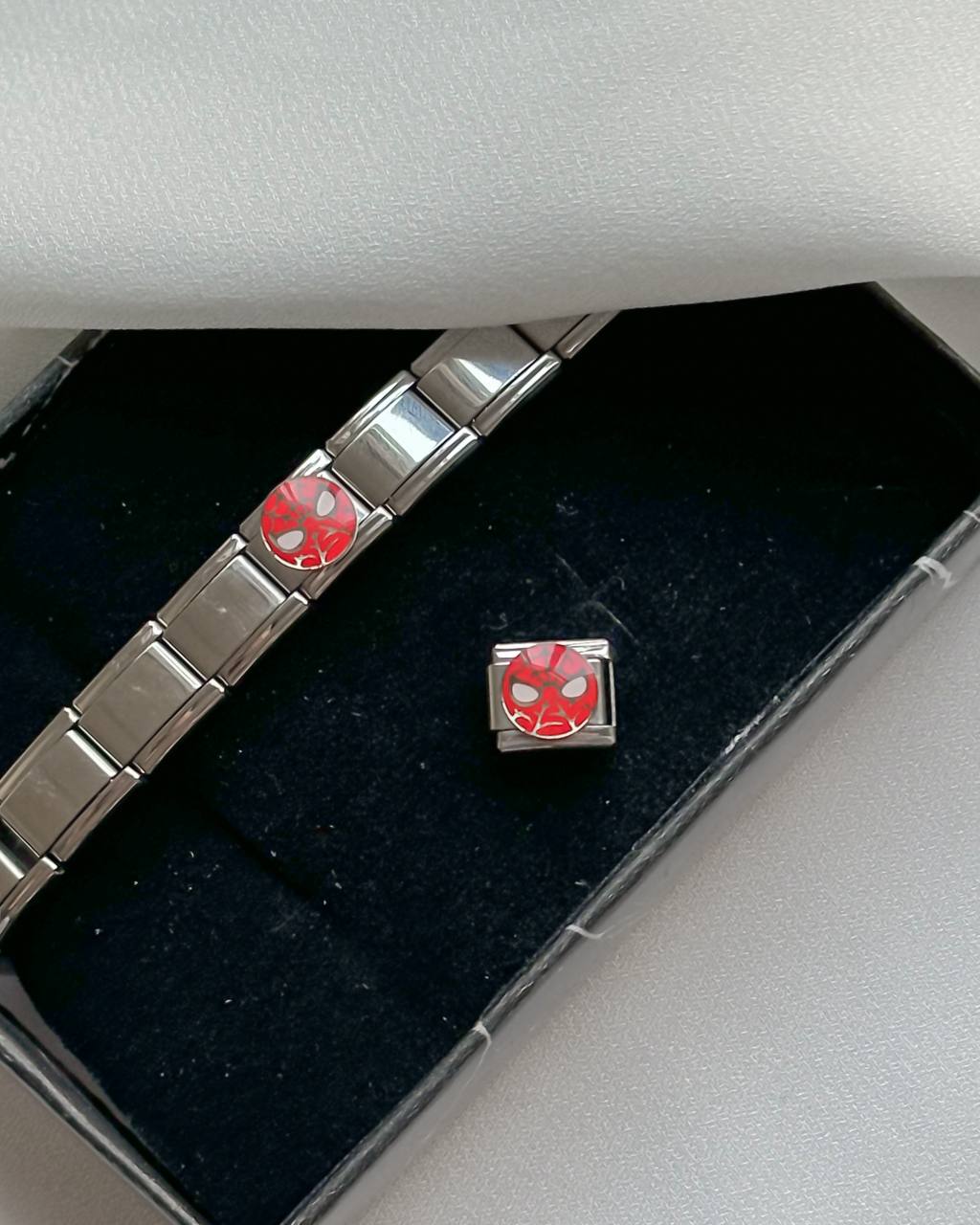 چارم «مرد عنکبوتی»